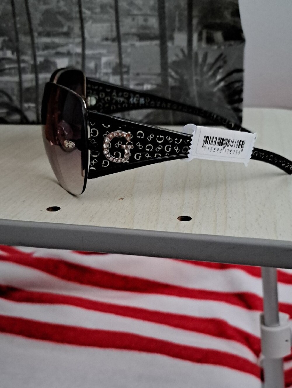 Embellished Black Sunglasses with radient Black Lenses - Picture 4 of 5